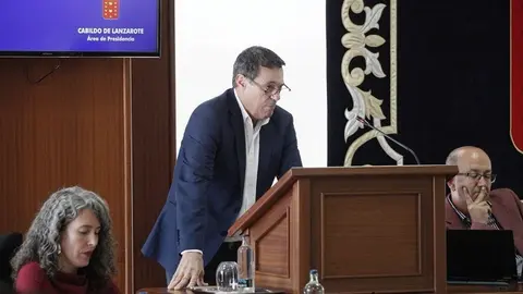 Óscar Pérez durante el debate del Estado de la Isla.