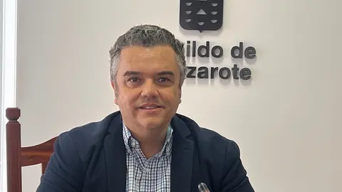 Armando Santana en el Cabildo de Lanzarote.