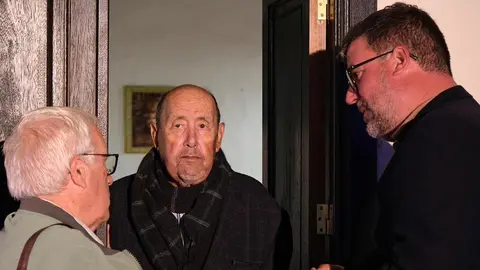 El alcalde de San Bartolomé con el nuevo cronista oficial.