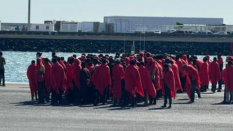 Imagen del grupo de inmigrantes llegados este martes por la mañana a Puerto Naos.