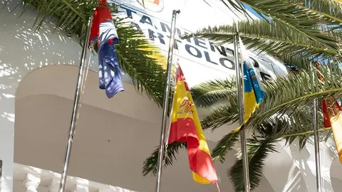 Bandera de España a media hasta en el Ayuntameinto de San bartolomé por las víctimas de la Dana.