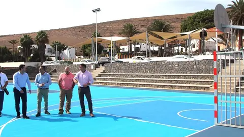 Cancha polivalente de Femés.