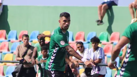 Dos jugadores del Unión Sur Yaiza en una de las jugadas del partido