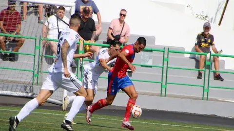 Una de las jugadas del encuentro