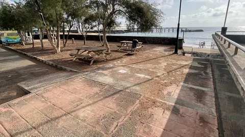 imagen del deterioro de pavimento y del equipamiento