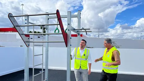 El vicepresidente junto al concejal de Obras en Tahíche (2)