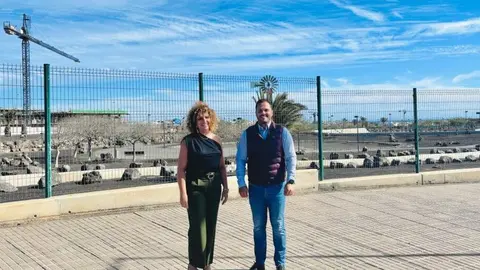 Eli Merino y Yonathan de León en el parque.