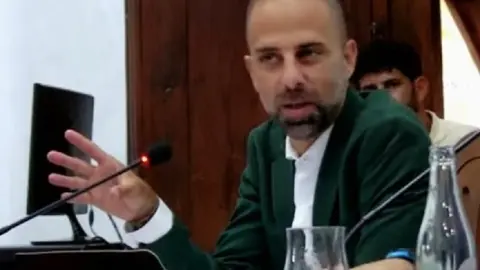 Jonás Álvarez durante un pleno en La Villa.