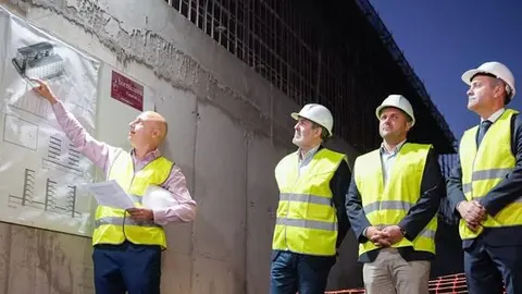 El presidente del Gobierno canario junto al alcalde de Arrecife, el presidente del Cabildo y la presidenta del Parlamento durante la presentación del proyecto