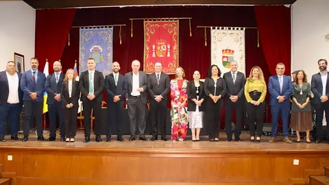 Los representantes de la Corporación sureña durante el acto