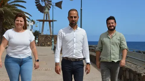 Jonás Álvarez junto a sus compañeros de Costa Teguise