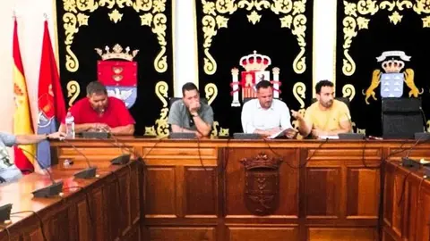 El alcalde y el concejal de Transportes el día que se reunieron con los taxistas.