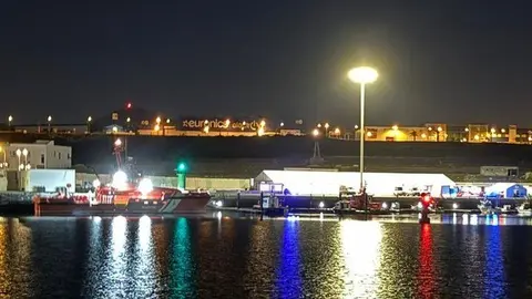 Puerto Naos es desde hace ya mucho tiempo el lugar elegido para desembarcar a los inmigrantes.