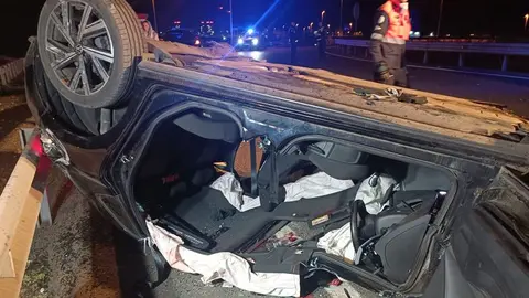 Accidente ocurrido este lunes en la rotonda de Los Mármoles.