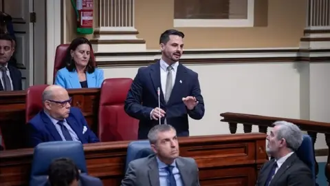 David Toledo en el Parlamento de Canarias.