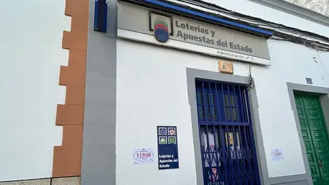 Administración de lotería de la calle Pérez Galgos en Valterra.