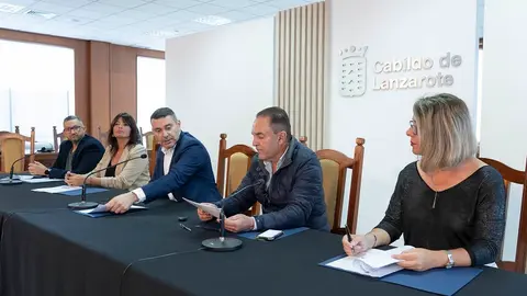 Firma del protocolo de comercio cirular con los diferentes ayuntamientos.