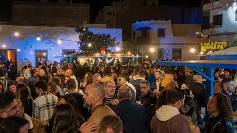 Gente en la plaza de Las Palmas durante los actos de Navidad.