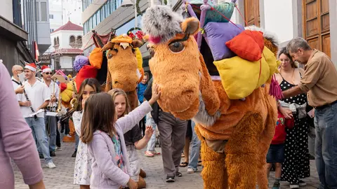 Imagen de archivo del paso de los pajes reales por Arrecife.
