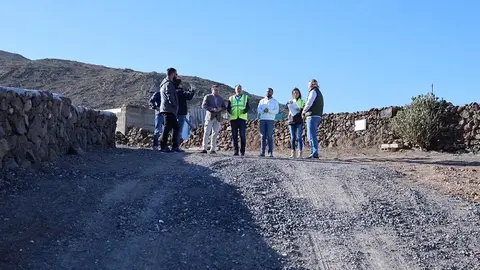 Domingo Cejas junto a Óscar Noda y Daniel Medina en la recepción de la obra de la Degollada.
