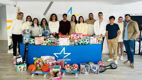 Imagen de los representantes de Coalición Canaria durante la campaña solidaria