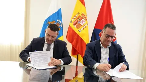 Imagen de archivo de una reciente visita del consejero Poli Suárez al Cabildo de Lanzarote.