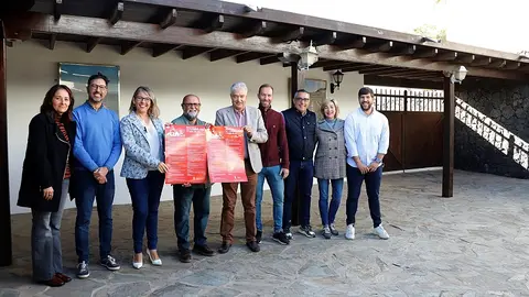 Componentes del Gobierno de Tías durante la presentación de las fiestas de la Candelaria y de San Blas.