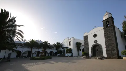 Fachada Ayuntamiento de San Bartolomé.