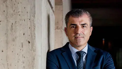 Manuel Domínguez en la sede del Gobierno de Canarias