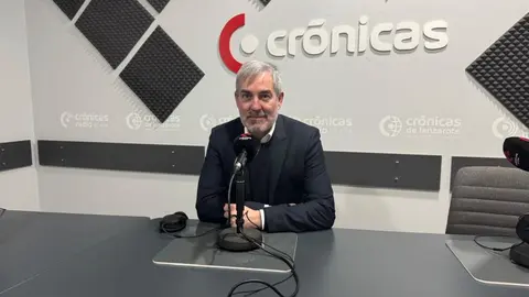 Fernando Clavijo en Crónicas Radio.