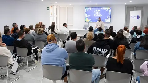 Reunión de Echedey Eugenuio con los grupos del Carnaval.