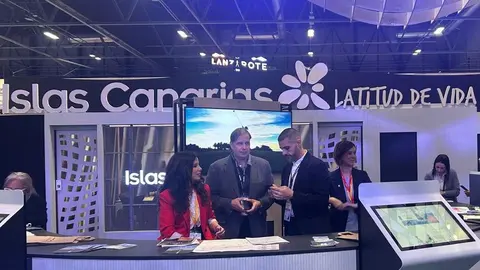 Imagen de la gente trabajando este jueves en la feria