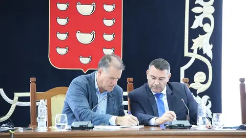 Domingo Cejas y Oswaldo Betancort en la Asamblea General del Consejo Insular de Aguas.