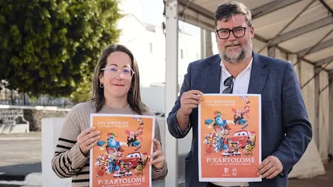Presentación del cartel de los carnavales de San Bartolomé 2025.