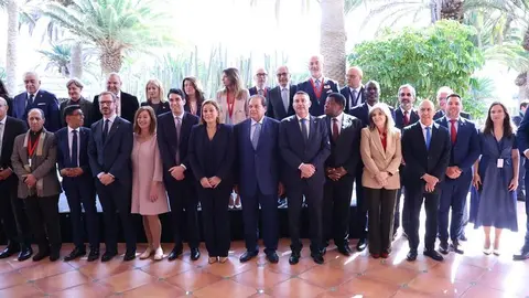 Imagen de las personas que han intervenido este lunes en la cumbre.