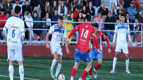 Imagen de uno las jugadas del encuentro.