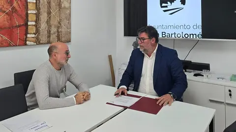 El concejal Fernando Vadillo y el alcalde Isidro Pérez