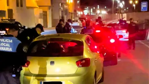 Controles preventivos de la Policía Local de Arrecife para reforzar la seguridad vial.
