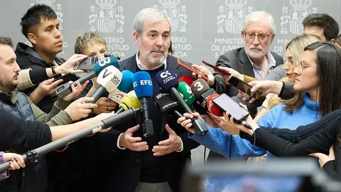 Fernando Clavijo ante los medios.