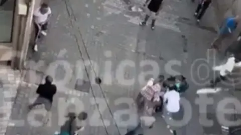 Imagen de una de las últimas trifulcas en Arrecife por un intento de robo en el centro de la ciudad y a primera hora del día.