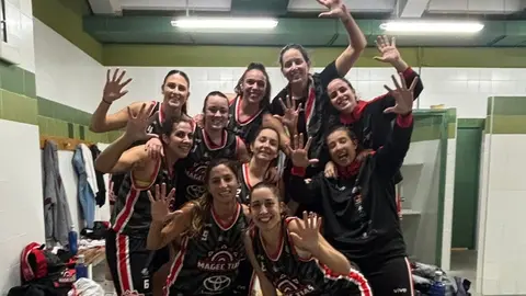 Jugadoras del Magec Tías celebrando el triunfo ante el Alcorcón.