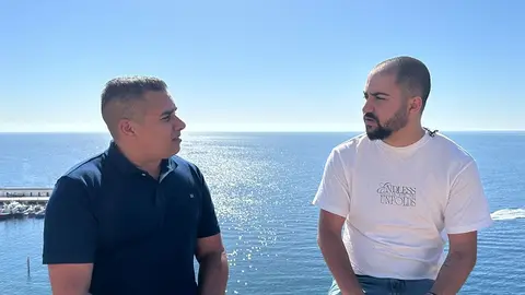 Yoné y Yonay conversan en el mirador de Puerto del Carmen
