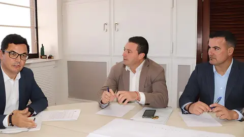 Pablo Rodríguez junto a Óscar Noda y Ángel Lago.