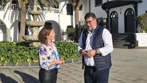 Foto el alcalde Isidro Pérez y la concejala Carmen Medina