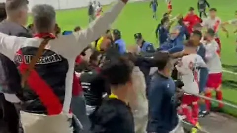 Imagen de uno de los momentos del lamentable espectáculo.