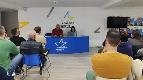 Jacobo Lemes al frente del encuentro del Comité Local