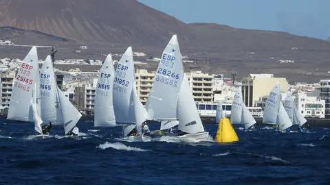 Imagen de una regata de la Copa de Canarias de Snipe.