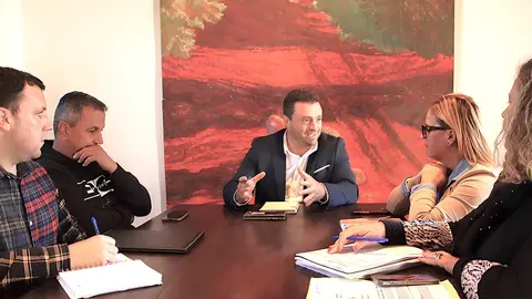 Encuentro celebrado este miércoles en la Casa de la Cultura de Yaiza entre el consistorio y el Cabildo.