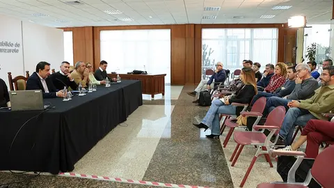 Reunión del sector agroalimentario en el Cabildo de Lanzarote.
