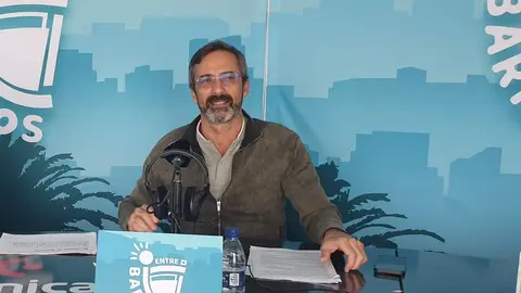 Pedro San Ginés en una visita reciente al programa Entre Barrios de Crónicas Radio